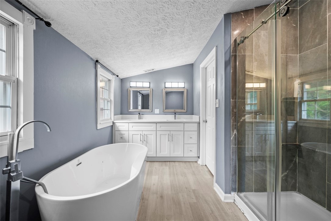 Coraopolis, Pennsylvania 15108, United States, 3 Bedrooms Bedrooms, ,2 BathroomsBathrooms,Residential,Active,194588