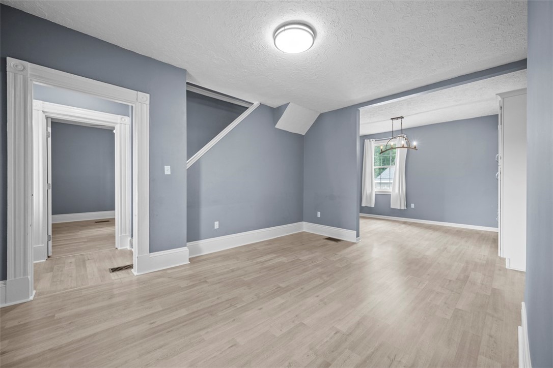 Coraopolis, Pennsylvania 15108, United States, 3 Bedrooms Bedrooms, ,2 BathroomsBathrooms,Residential,Active,194588