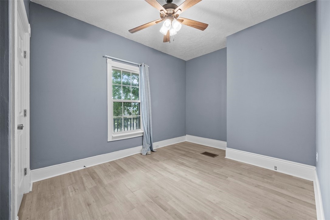 Coraopolis, Pennsylvania 15108, United States, 3 Bedrooms Bedrooms, ,2 BathroomsBathrooms,Residential,Active,194588