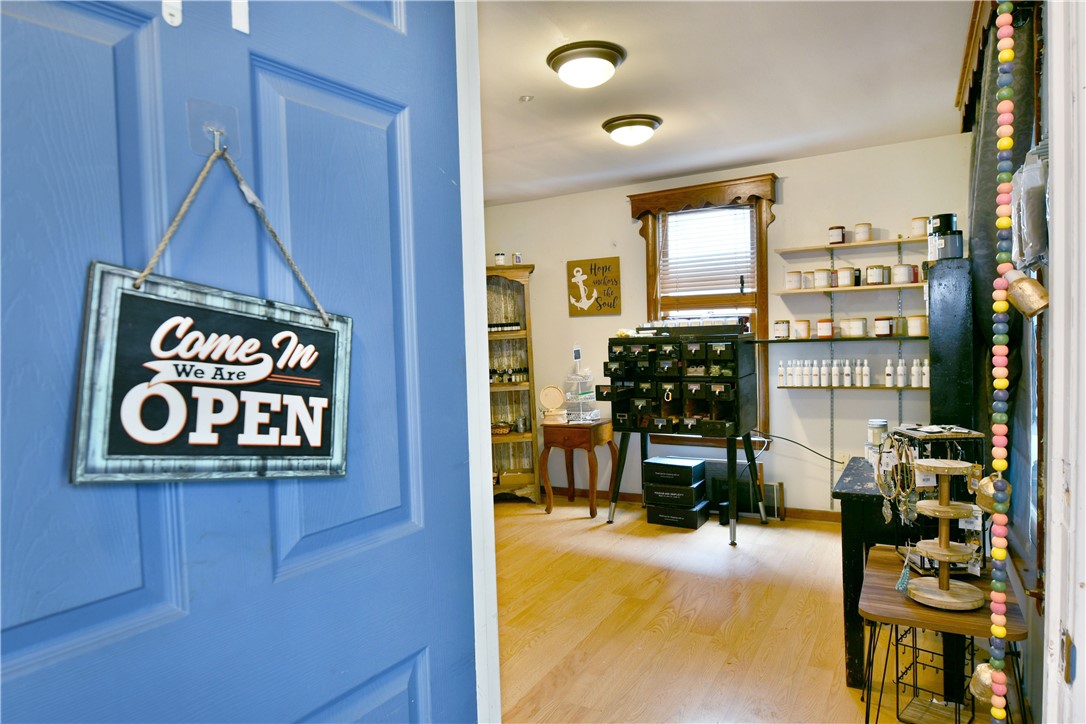 375 Main St