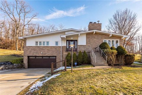 Photo of 5613 Aiken Rd, Mc Kees Rocks, PA 15136 (MLS # 1741199)