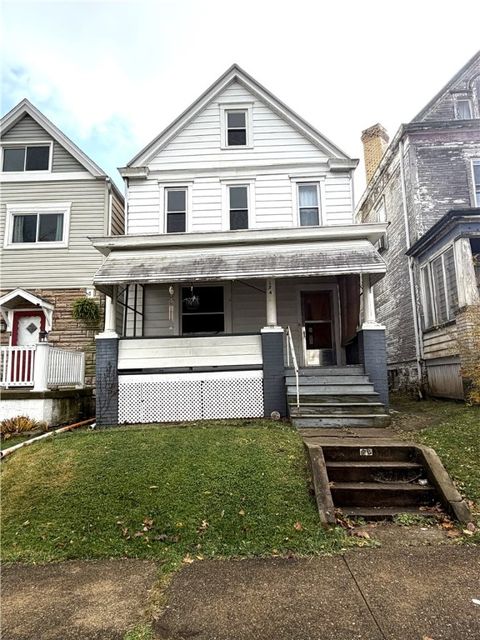 Photo of 154 Jefferson Ave, Vandergrift, PA 15690 (MLS # 1730071)
