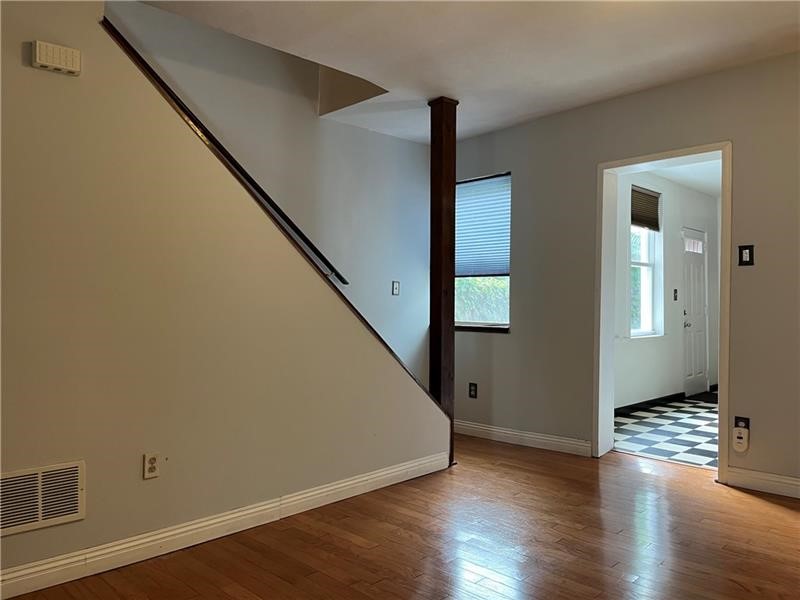 South Side, Pennsylvania 15203, United States, 3 Bedrooms Bedrooms, ,2 BathroomsBathrooms,Residential,Active,210485