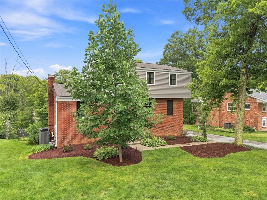 411 Laurel Dr