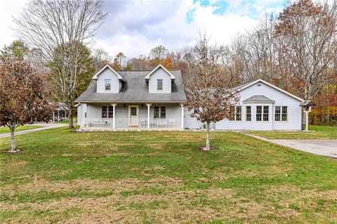Photo of 120 Youngstown Ridge Rd, Ligonier, PA 15658 (MLS # 1726964)