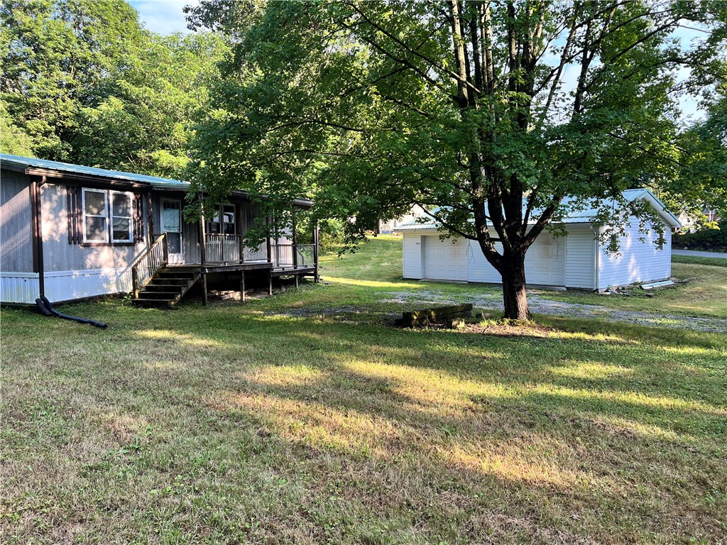 Photo 1 of 25 — 11 S Park Blvd, Hempfield Twp, PA 16125