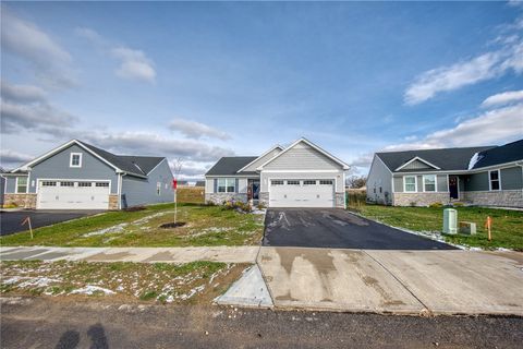 Photo of 113 Dominic Dr, Butler, PA 16001 (MLS # 1732153)