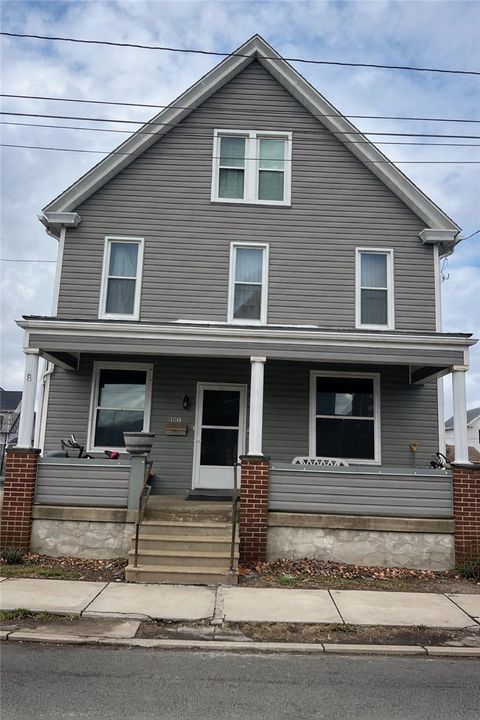Photo of 308 Pine St, Latrobe, PA 15650 (MLS # 1743133)