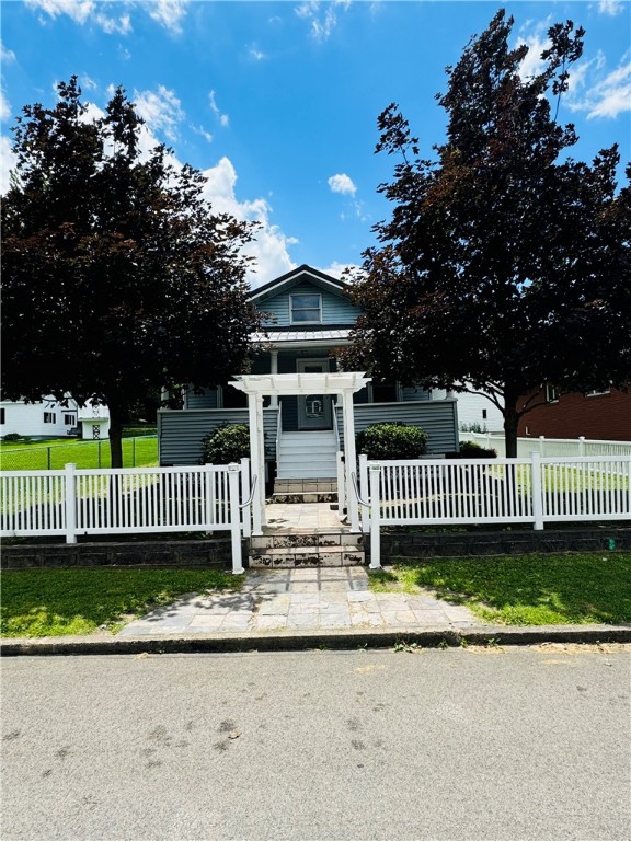 Connellsville, Pennsylvania 15425, United States, 3 Bedrooms Bedrooms, ,2 BathroomsBathrooms,Residential,Pending,55671