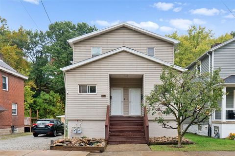 Photo of 921 Mclaughlin Run Rd, Bridgeville, PA 15017 (MLS # 1724858)