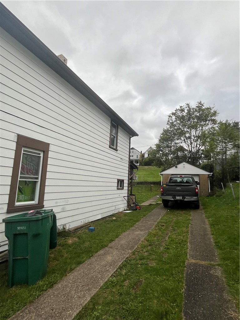 924 Locust Avenue