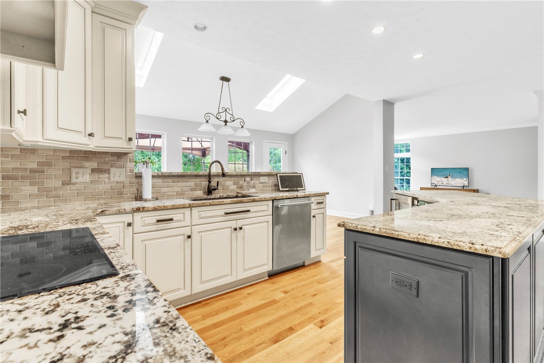 Cranberry Twp, Pennsylvania 16066, United States, 5 Bedrooms Bedrooms, ,5 BathroomsBathrooms,Residential,Active,168857