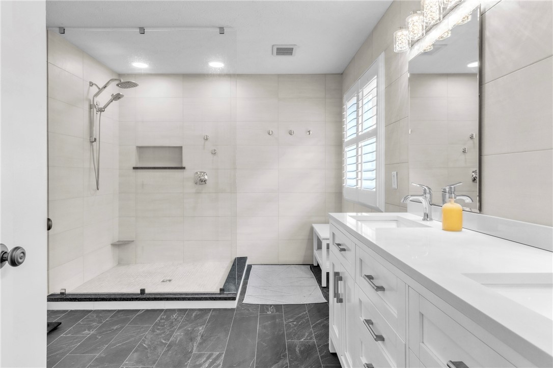 Cranberry Twp, Pennsylvania 16066, United States, 5 Bedrooms Bedrooms, ,5 BathroomsBathrooms,Residential,Active,168857