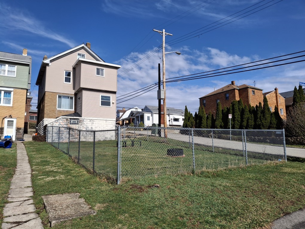 Brookline, Pennsylvania 15226, United States, 4 Bedrooms Bedrooms, ,2 BathroomsBathrooms,Residential,Active,19663