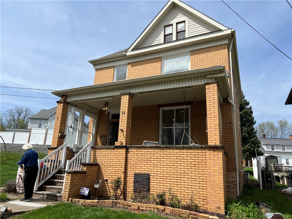 726 Grant Avenue Ave, Irwin, Pennsylvania image 2