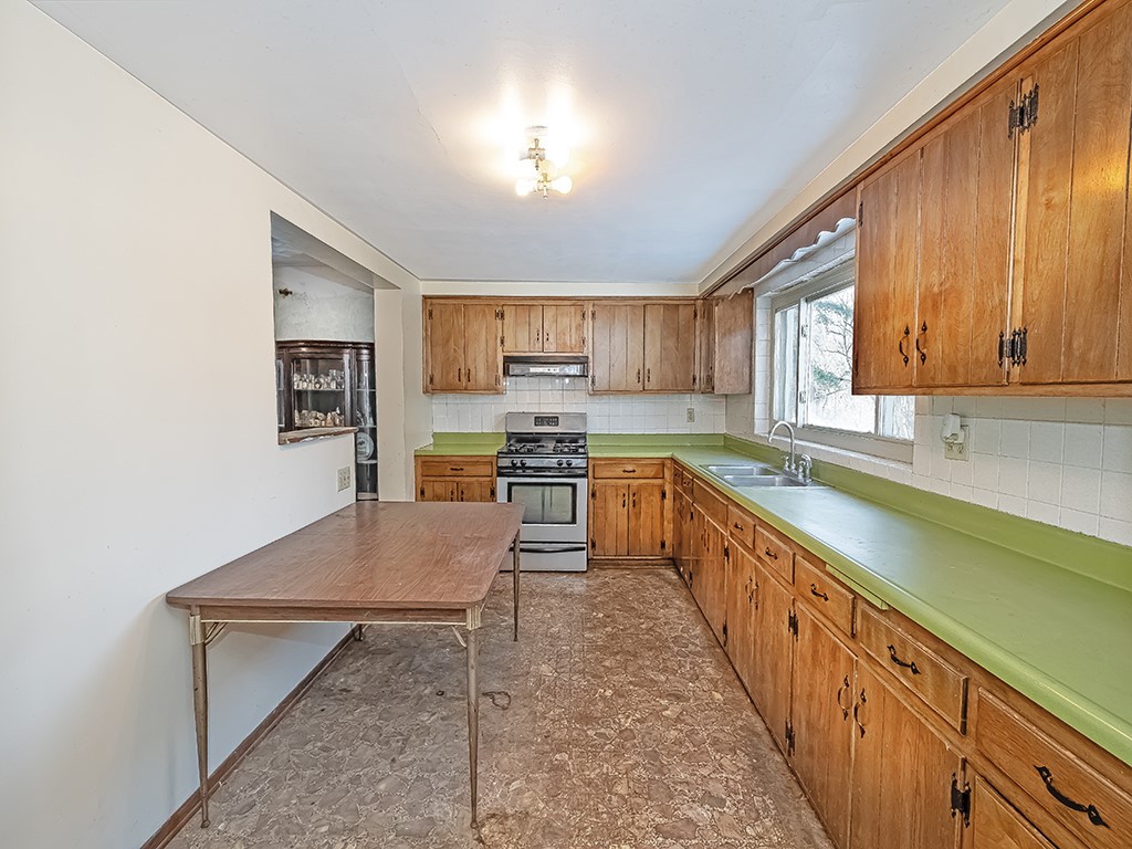 305 Ewing Road Rd, Moon/Crescent Twp, Pennsylvania image 7