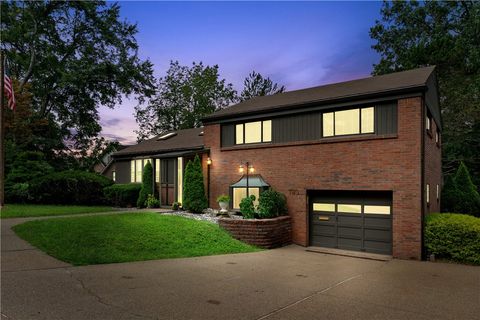 Photo of 2 Hartle Ln, Pittsburgh, PA 15228 (MLS # 1748933)