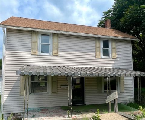Photo of 404 N 10th St, Apollo, PA 15613 (MLS # 1725565)