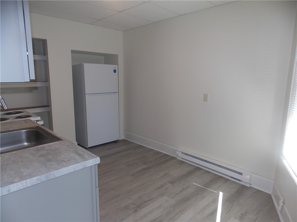 727 W Beaver 5