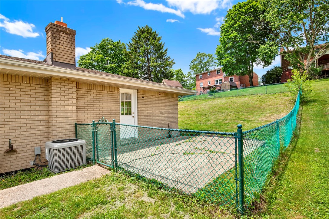 303 Pine Dr, New Stanton, Pennsylvania image 20