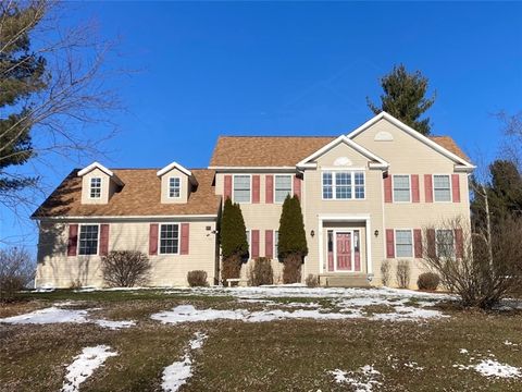 Townhouse For Sale - 32 Intermediate Unit Drive Dr<br/> California, PA 15423