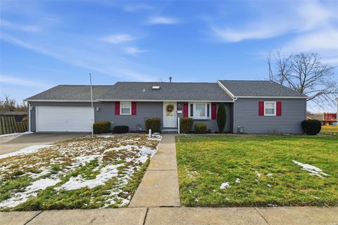 Photo of 2586 Paige St, Lower Burrell, PA 15068 (MLS # 1738776)