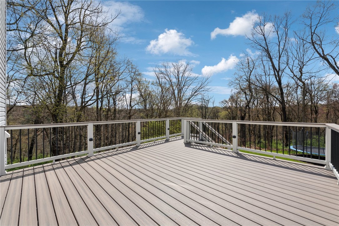 292 Crestmont