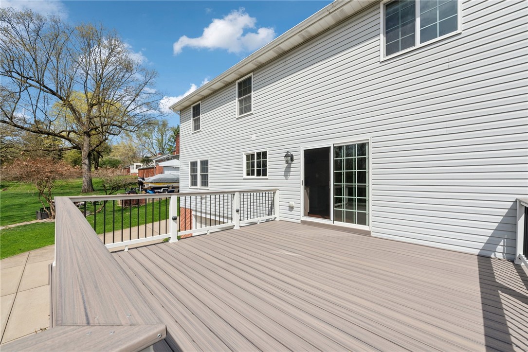 292 Crestmont