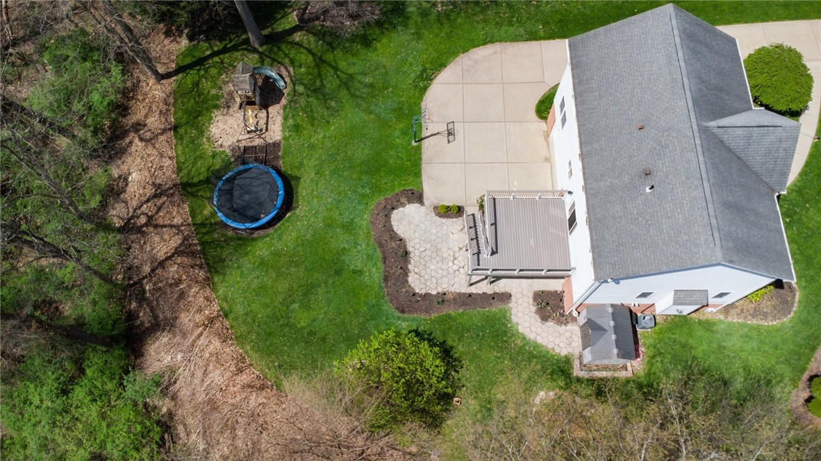 292 Crestmont