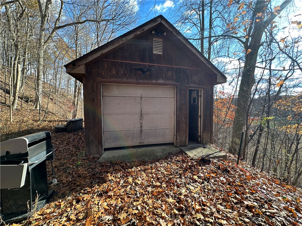 360 Lakewood Gardens Rd