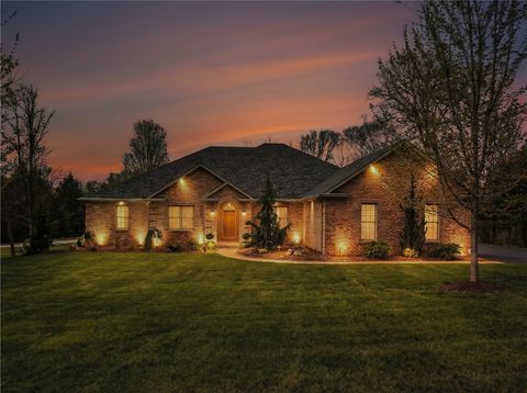 Photo of 173 Timbersprings Dr, Indiana, PA 15701 (MLS # 1748515)