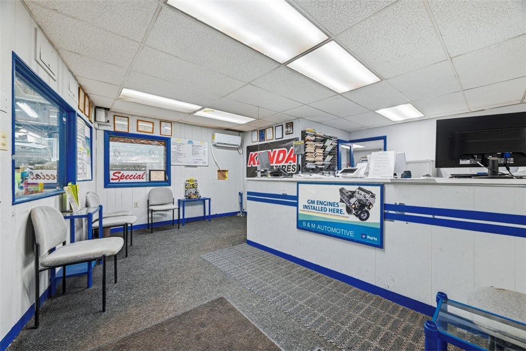 4225-4301 Main St