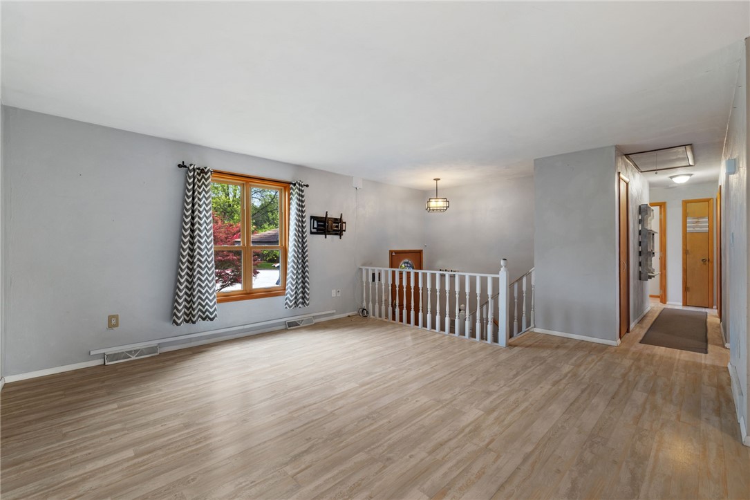 22 Laurel Valley Ct