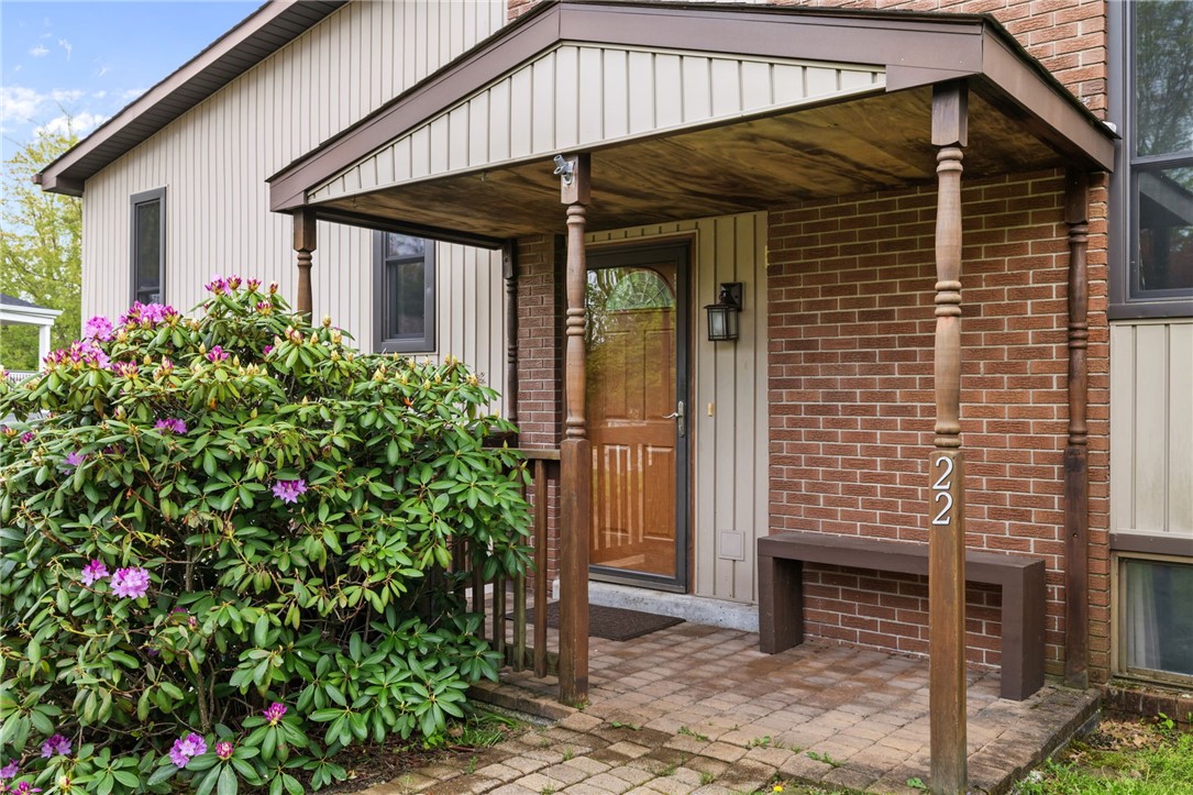 22 Laurel Valley Ct