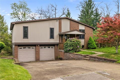 Photo of 22 Laurel Valley Ct Dr, Verona, PA 15147 (MLS # 1751559)