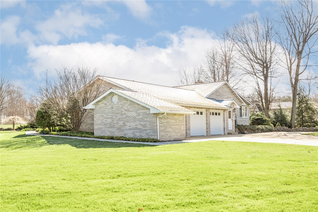 32 Dogwood Ln