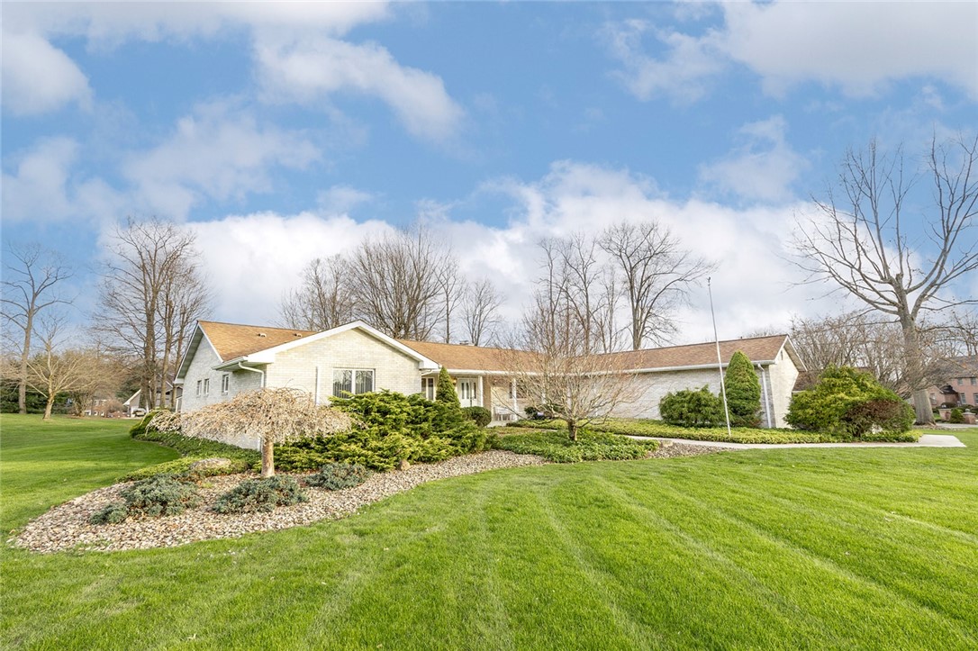 32 Dogwood Ln