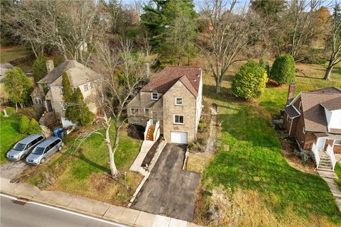 Photo of 1761 Bower Hill Rd, Pittsburgh, PA 15243 (MLS # 1731639)