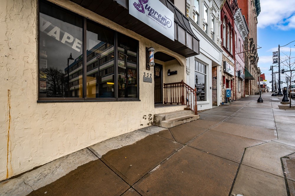 332 S Main St