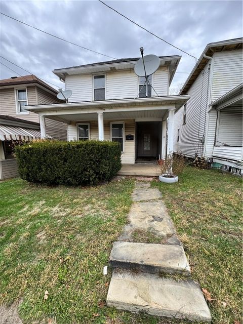 Photo of 133 Sherman Ave, Vandergrift, PA 15690 (MLS # 1731109)