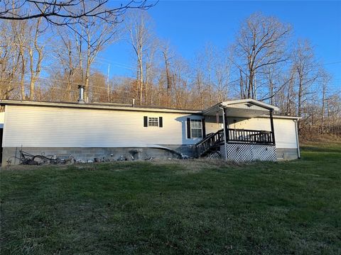 Photo of 266 Tollgate Run, Waynesburg, PA 15370 (MLS # 1735158)