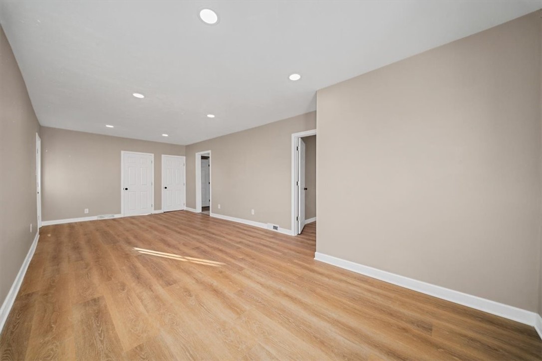 154 Sunset Blvd