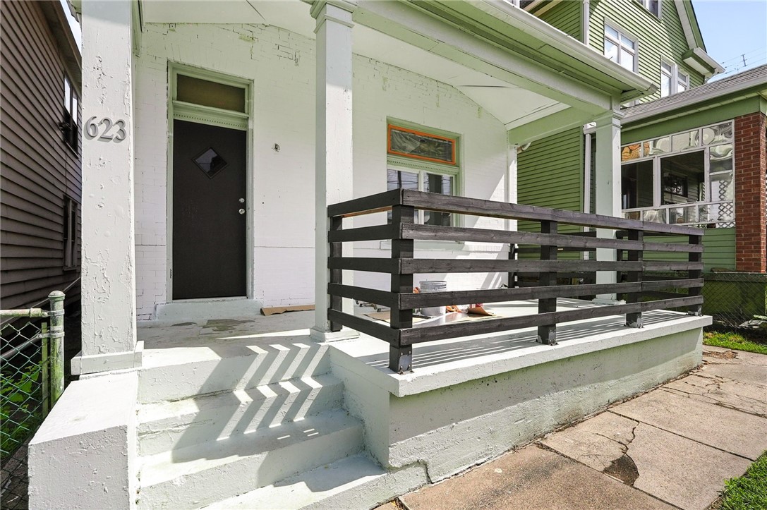 623 E 14th Ave