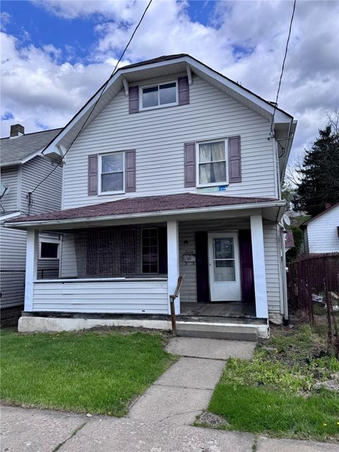 Photo of 2010 Victoria Ave #30, New Kensington, PA 15068 (MLS # 1748402)