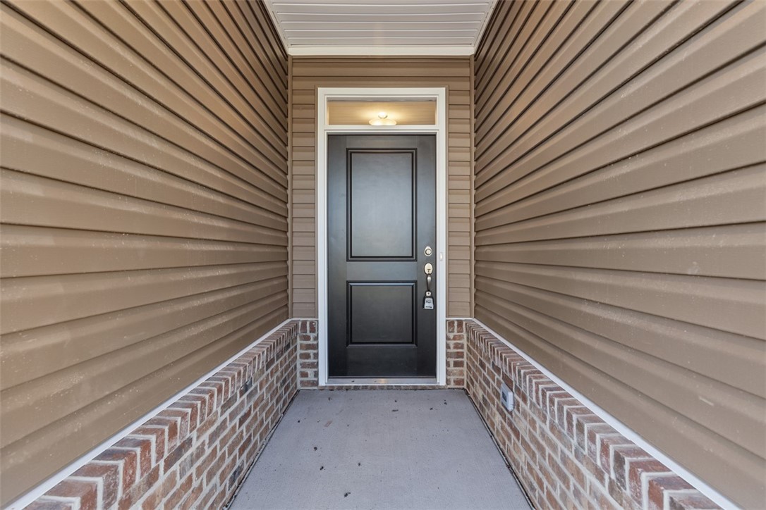 1004 Lakeshore Drive