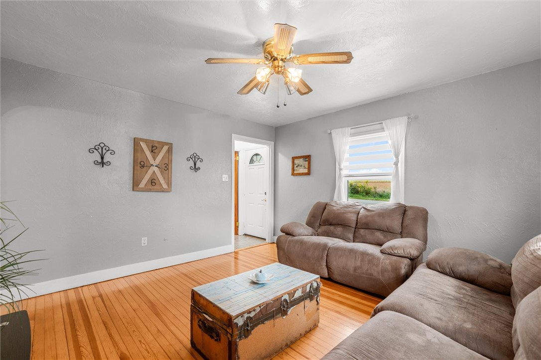 Winfield Twp, Pennsylvania 16023, United States, 3 Bedrooms Bedrooms, ,2 BathroomsBathrooms,Residential,Active,220262