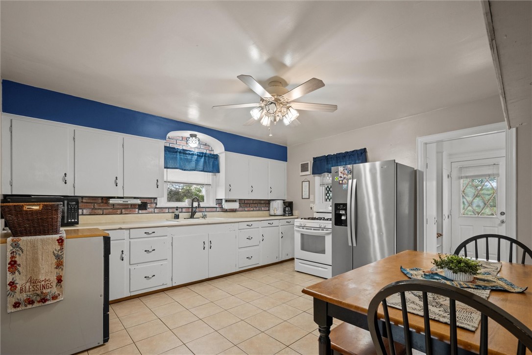 Winfield Twp, Pennsylvania 16023, United States, 3 Bedrooms Bedrooms, ,2 BathroomsBathrooms,Residential,Active,220262