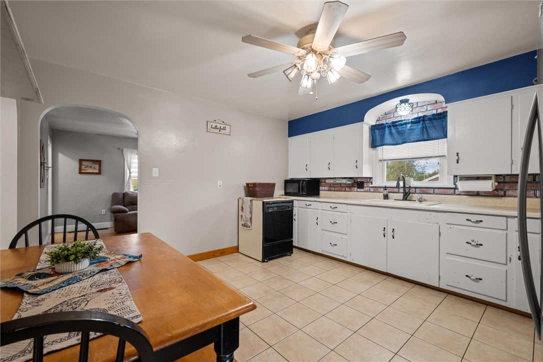 Winfield Twp, Pennsylvania 16023, United States, 3 Bedrooms Bedrooms, ,2 BathroomsBathrooms,Residential,Active,220262