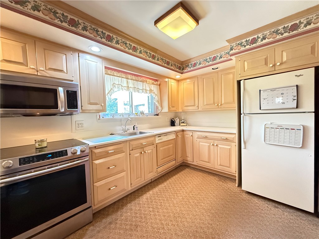 Hempfield Twp, Pennsylvania 16125, United States, 3 Bedrooms Bedrooms, ,3 BathroomsBathrooms,Residential,Active,221009