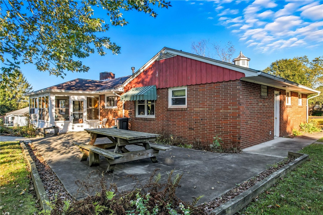 Hempfield Twp, Pennsylvania 16125, United States, 3 Bedrooms Bedrooms, ,3 BathroomsBathrooms,Residential,Active,221009